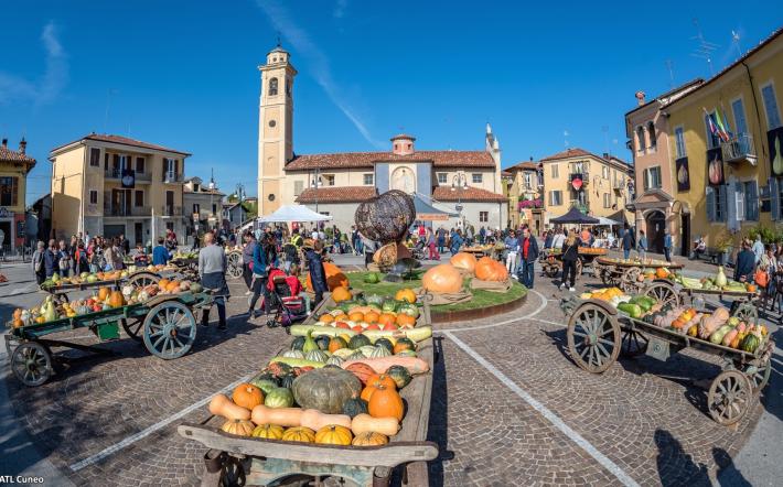 Piazza_5_Luglio_1944_Piozzo_Fiera_della_Zucca-1759400565224.jpg--nel_weekend_a_piozzo_una_fiera_della_zucca_mai_cosi_ricca